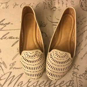 Laser cut smoking slipper flat